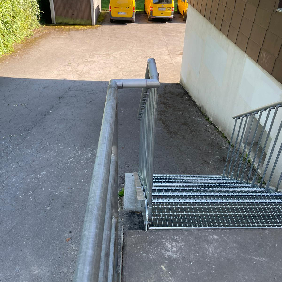 Stahltreppe OPTIGO für Ladebereiche und Versandstationen